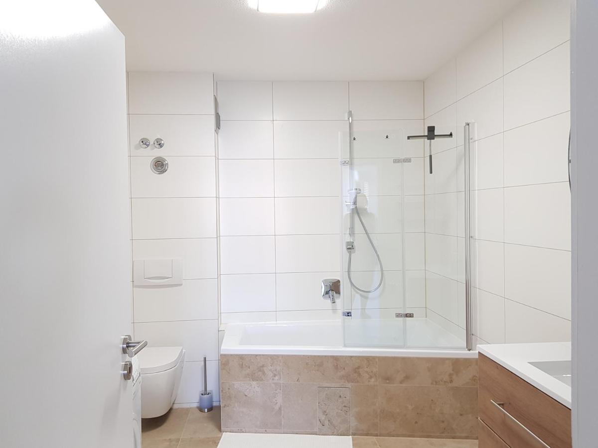 Amao-Green I 90Qm I Penthouse Maisonette Mit Rooftop I City Center I King-Size Betten Lahr  Dış mekan fotoğraf